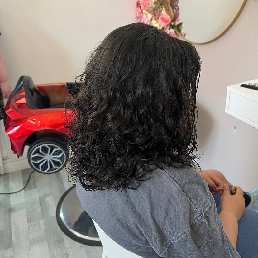 picture of child having hair cut